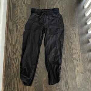 Womans Lululemon Joggers - cropped dance studio pants size 4